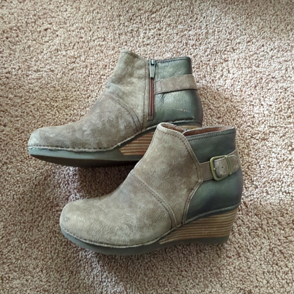 Women's Dansko Wedge Booties 9